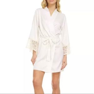Kit Heart Lace Matte Charmeuse Wrap Robe